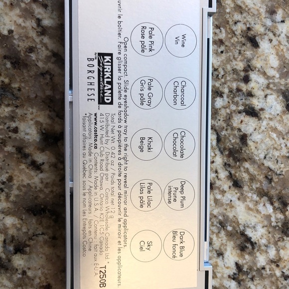 Kirkland Signature by Borghese eyeshadows - Picture 4 of 6